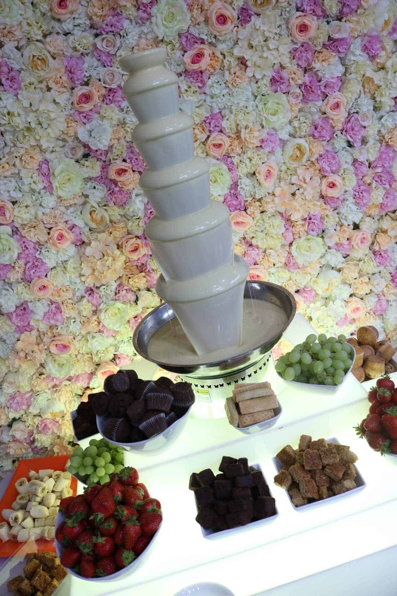 chocolate-fountain-fruits-display-flower-wall